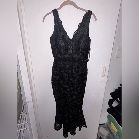 Dresses & Skirts - Black lace dress